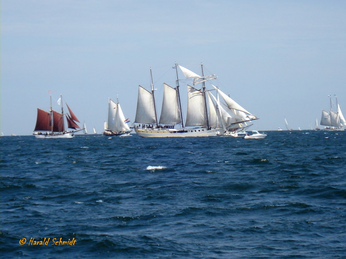 Segelbegleitschiffe auf der Kieler Förde am 25.6.2008 (Kieler Woche)