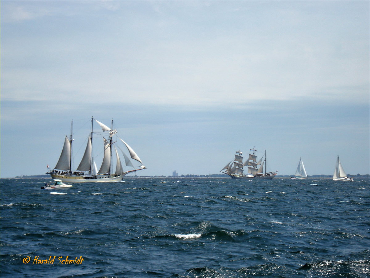 Segelbegleitschiffe auf der Kieler Förde am 25.6.2008 (Kieler Woche),