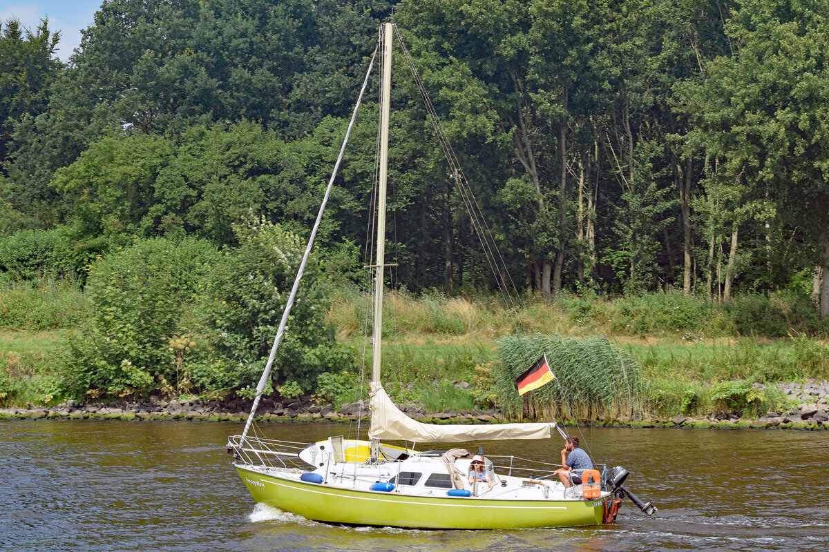 Segelboot INCEPTION am 24.7.2021 im NOK (Nord-Ostsee-Kanal)