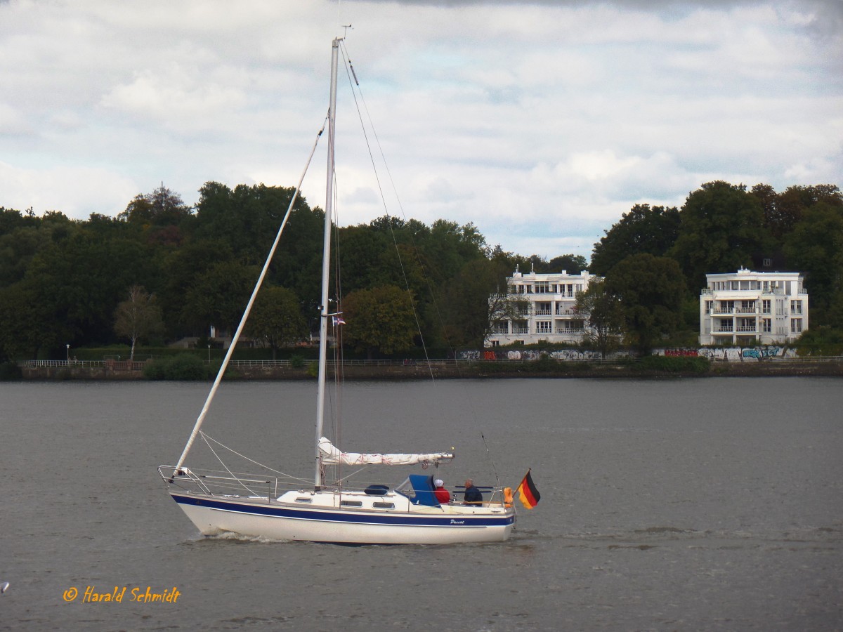 Segler am 8.9.2015, Hamburg, Elbe vor Finkenwerder