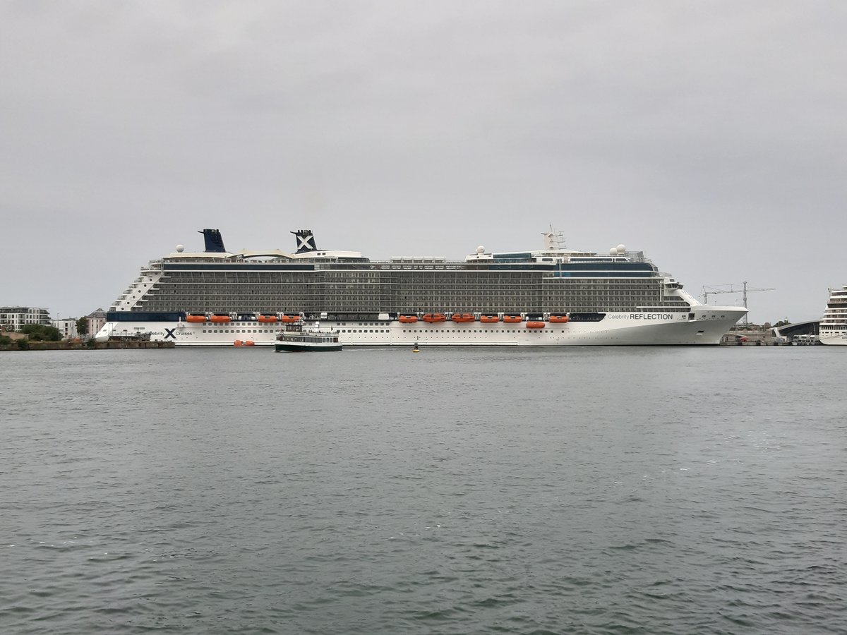 Seitenansicht der Celebrity REFLECTION am 22.07.2019, aufgenommen in Warnemünde.