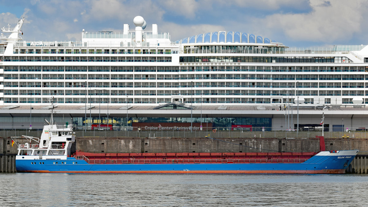 SELENE PRAHM (IMO: 9100059) am 26.05.2020 im Hafen von Hamburg.