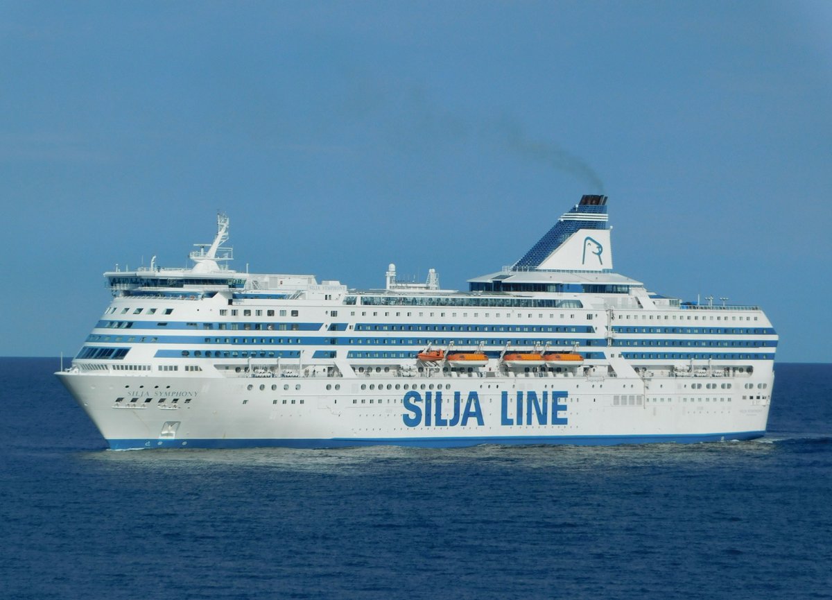 SILJA SYMPHONY, Tallink/Silja Line, einlaufend Visby am 10.08.2020, während ihrer Sommerkreuzfahrten nach Visby.