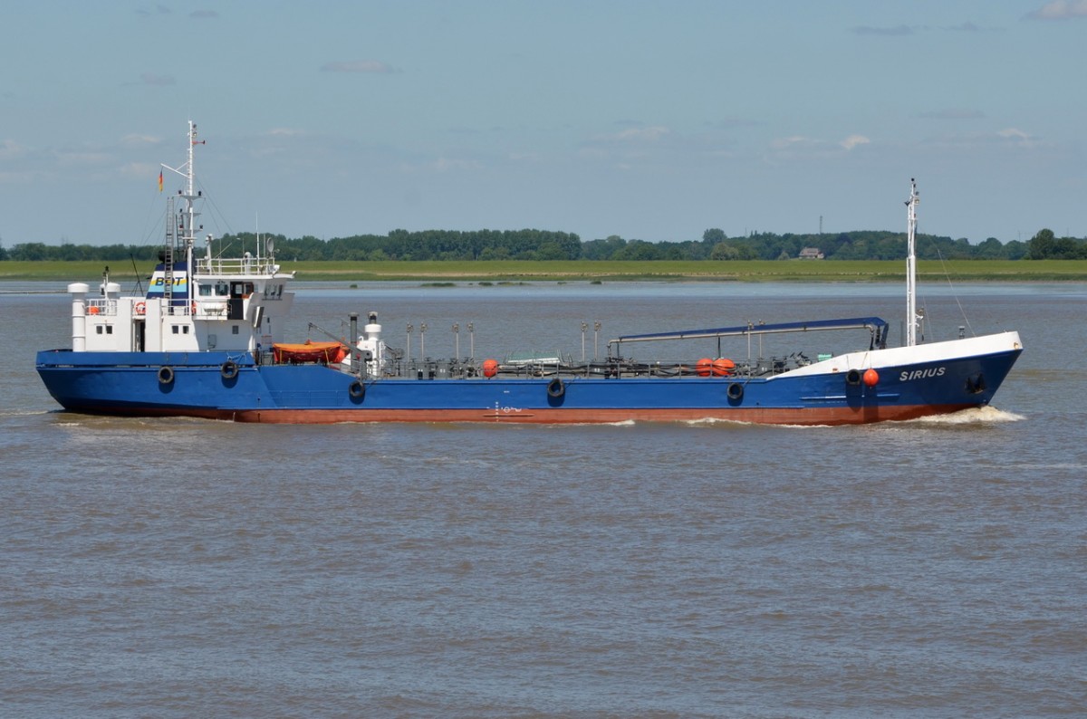 SIRIUS , Tanker , Lühe  11.06.2015