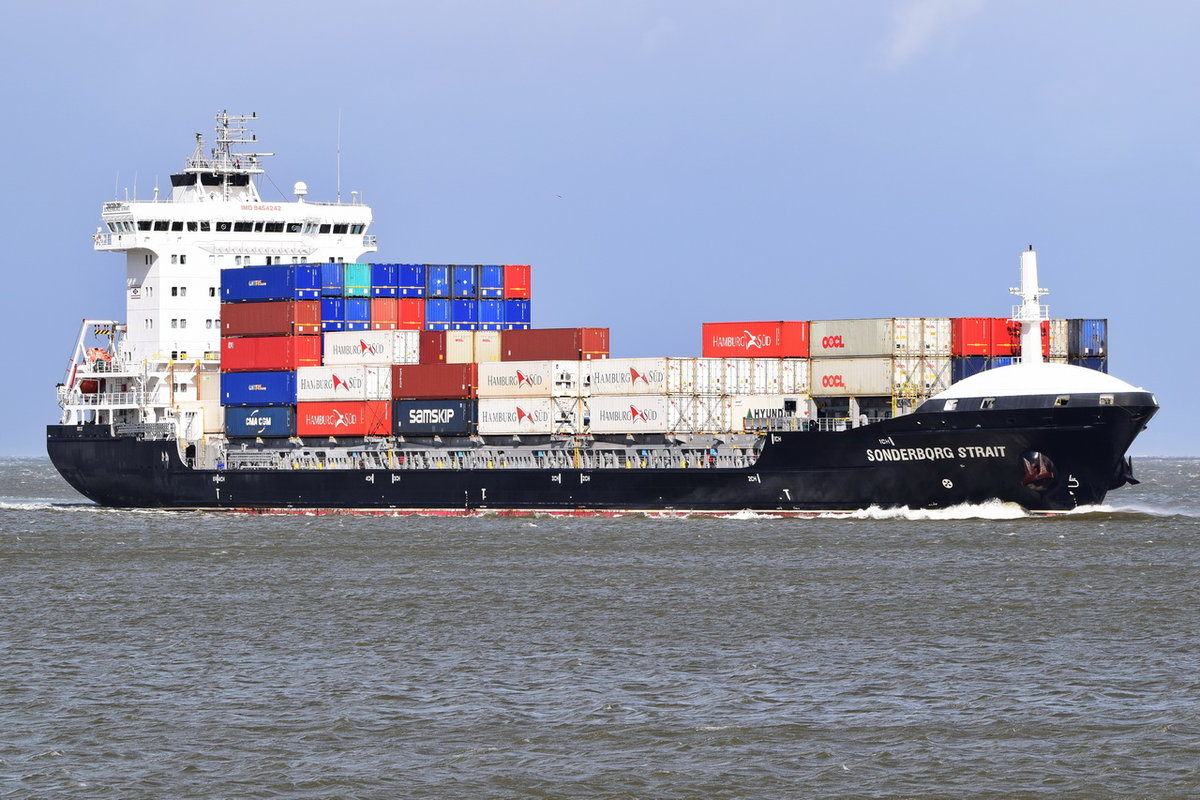 SONDERBORG STRAIT , Feederschiff , IMO 9454242 , Baujahr 2012 , 158 × 23.79m , 1084 TEU , 13.09.2017 , Cuxhaven