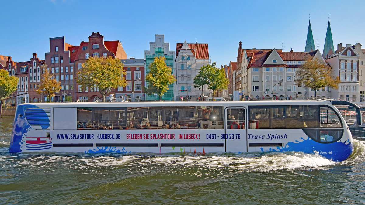  Splash-Bus  am 1.10.2020 auf/in der Untertrave in Lübeck