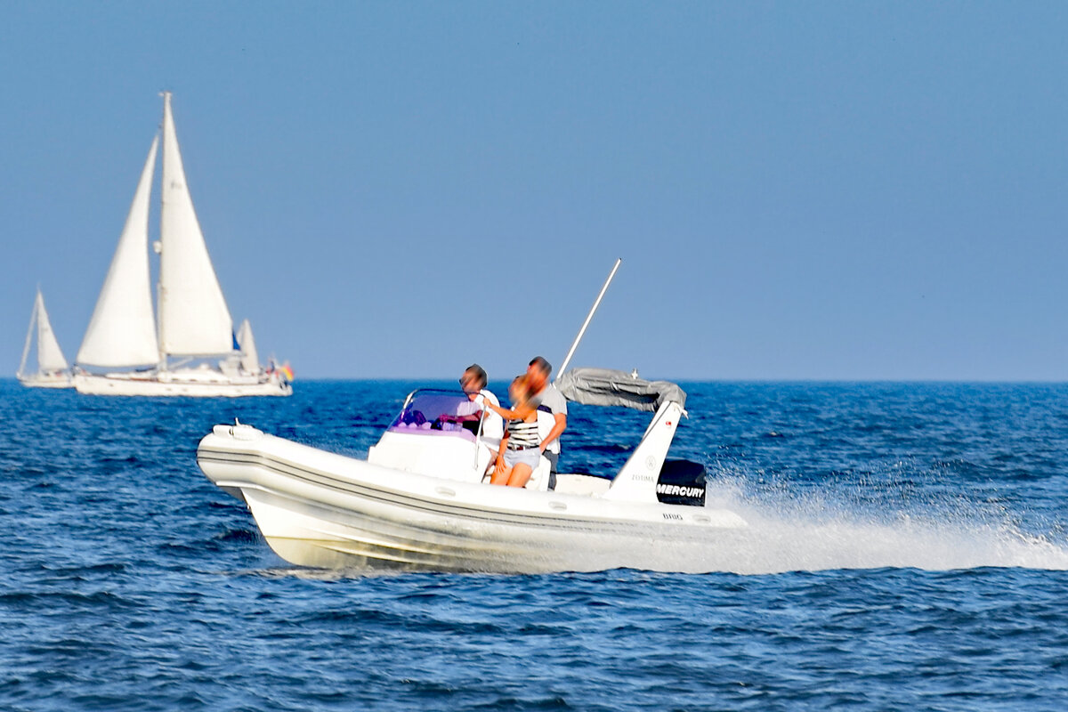 Sportboot am 9.9.2021 in der Ostsee / Lübecker Bucht