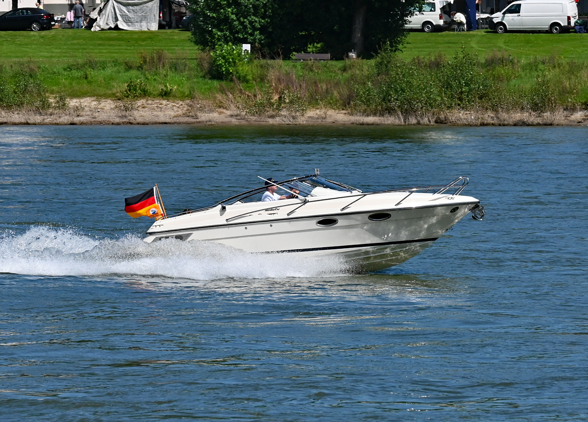 Sportboot Nidelv 690 auf dem Rhein bei Bad Hönningen - 14.08.2021