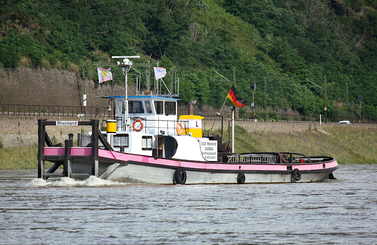 SSB RHEINLAND (ENI:04200940) L.32m B.6,50m Baujahr 1929 Flagge Deutschland am 15.07.2021 auf dem Rhein zu Tal in Oberwesel