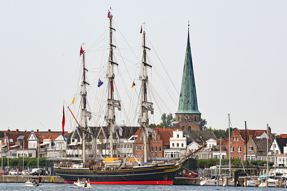 STAD AMSTERDAM am 22.7.2018 im Hafen von Lübeck-Travemünde