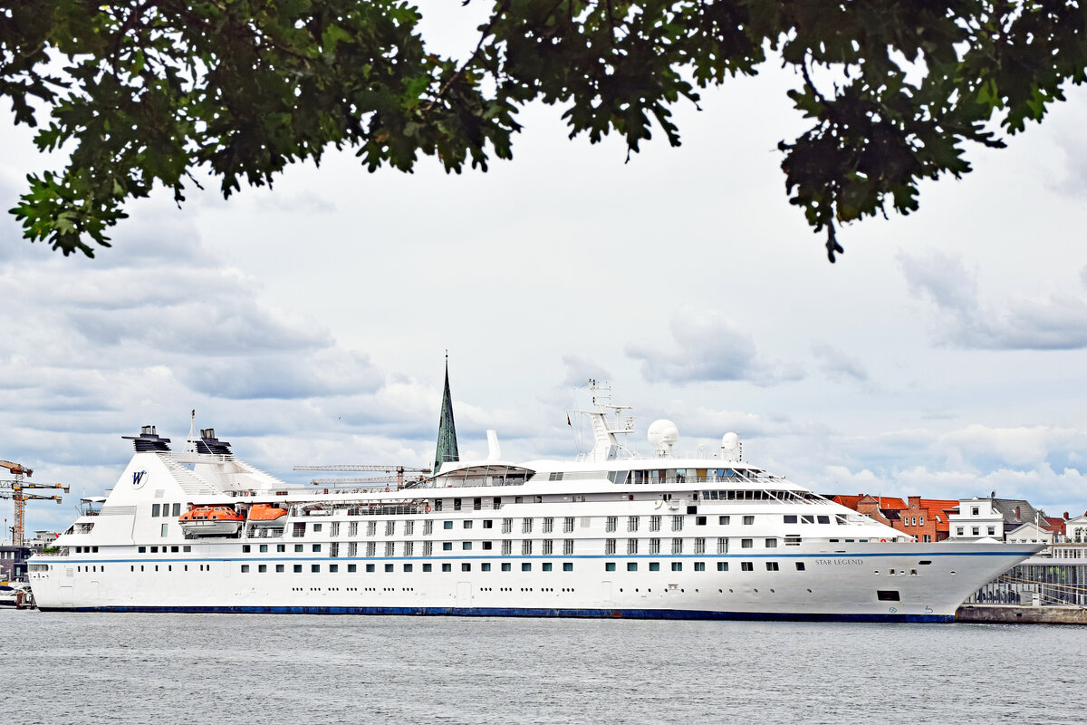 STAR LEGEND (IMO 9008598) am 14.07.2022 beim Ostpreussenkai in Lübeck-Travemünde