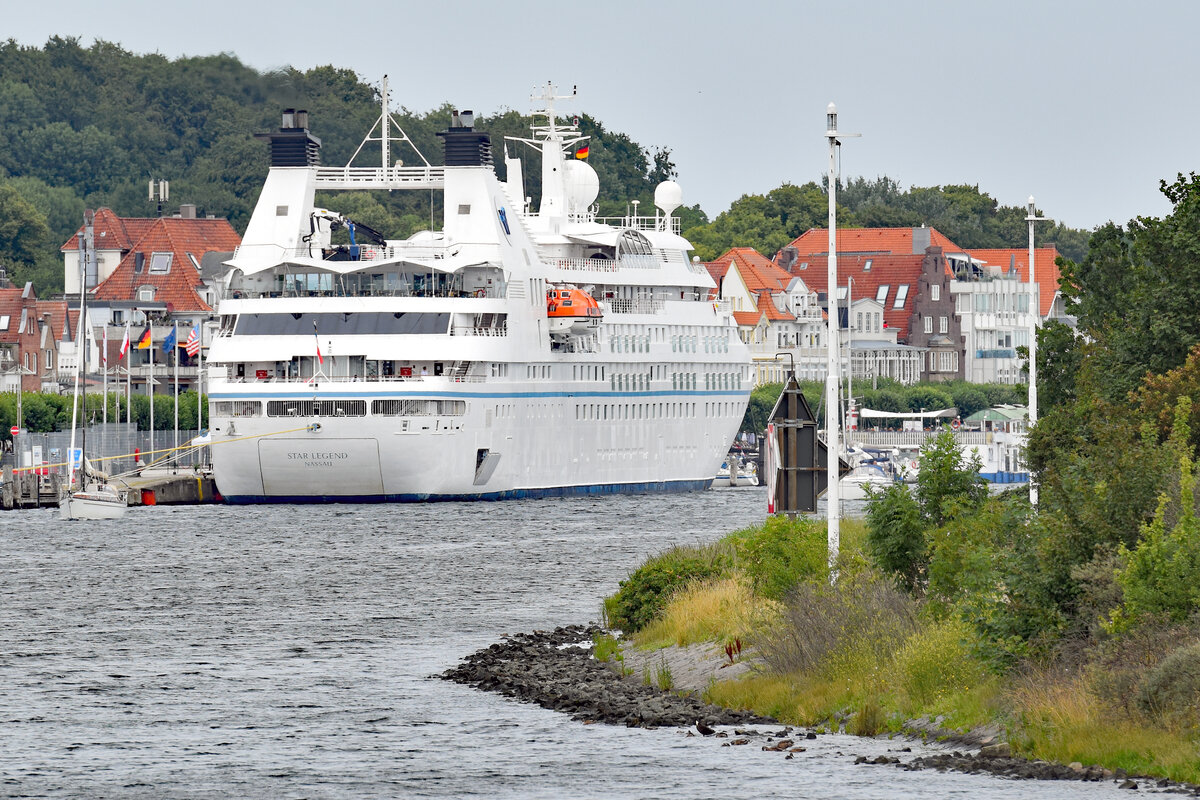 STAR LEGEND (IMO 9008598) am 29.07.2022 beim Ostpreussenkai in Lübeck-Travemünde