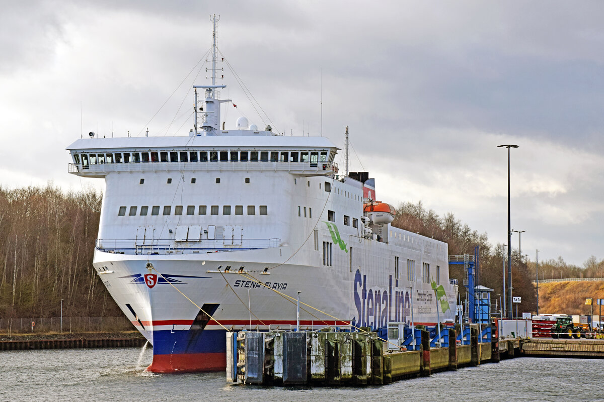 STENA FLAVIA (IMO 9417919) am 29.12.2022 beim Skandinavienkai in Lübeck-Travemünde