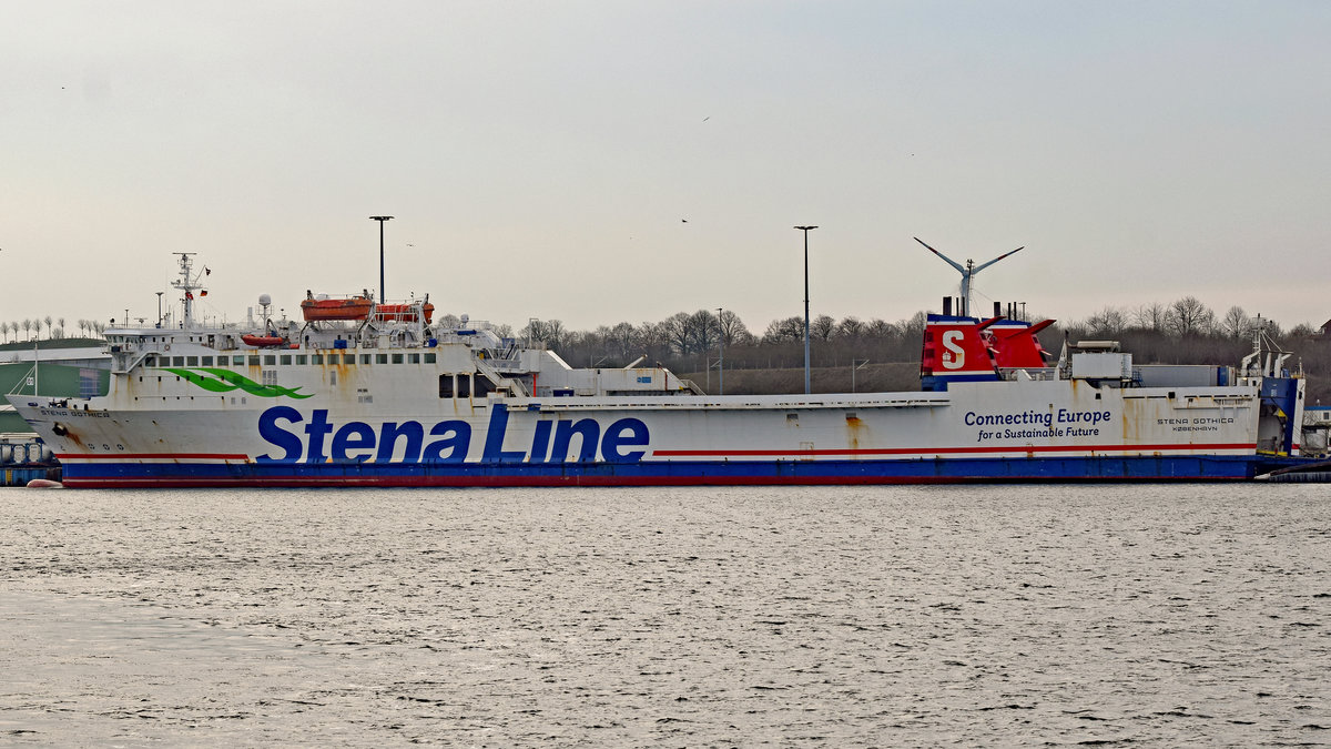 STENA GOTHICA (IMO 7826867) am 11.1.2020 am Skandinavienkai in Lübeck-Travemünde