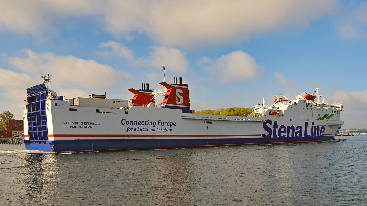 STENA GOTHICA (IMO 7826867) am 08.05.2020 in Lübeck-Travemünde einlaufend