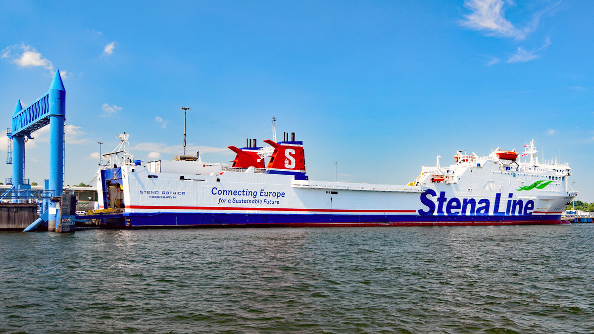 STENA GOTHICA (IMO 7826867) am 27.06.2020 am Skandinavienkai in Lübeck-Travemünde