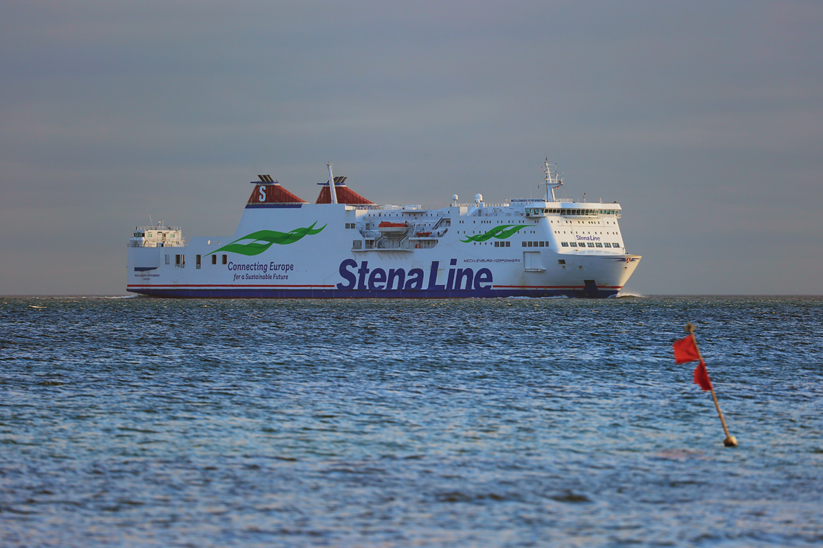 Stena Line Fähre MECKLENBURG VORPOMMERN (IMO 9131797) vor Sassnitz Mukran. - 28.12.2018