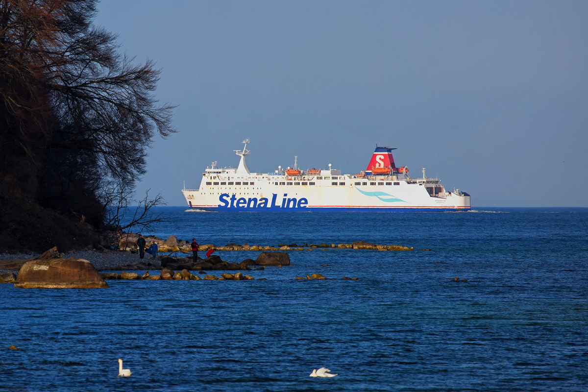 Stena Line Fähre Sassnitz vor Rügen, Höhe Wissower Klinken. - 16.02.2016
