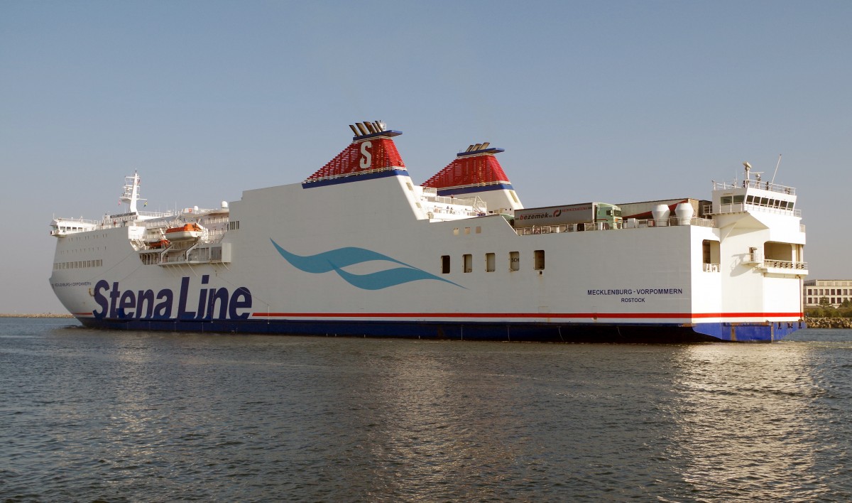 Stena Line Fährschiff  Mecklenburg-Vorpommern  auslaufend Rostock am 05.10.14.