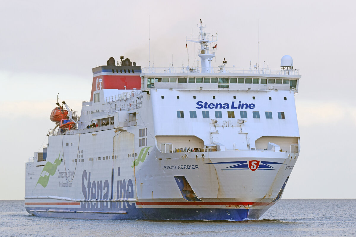 STENA NORDICA (IMO 9215505) am 11.10.2022 in der Ostsee vor Lübeck-Travemünde