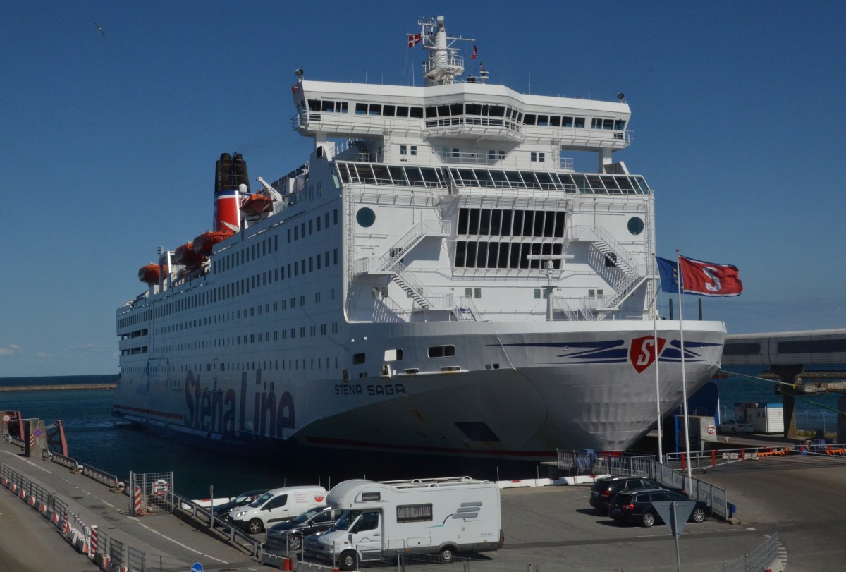 STENA SAGA,  RoRo- Fhrschiff von Stena Lines, verkehrt zwischen Oslo und Frederikshavn. Aufgenommen in Frederikshavn am 16.06.2014. Stapellauf: 1980,  L;166,70m, B; 28,41m,  T; 6,72m, Passagiere: 2000,  PKW 510. Sie trug auch andere Namen wie: Silvia Regina (1981−1991),  Stena Britannica (1991−1994)