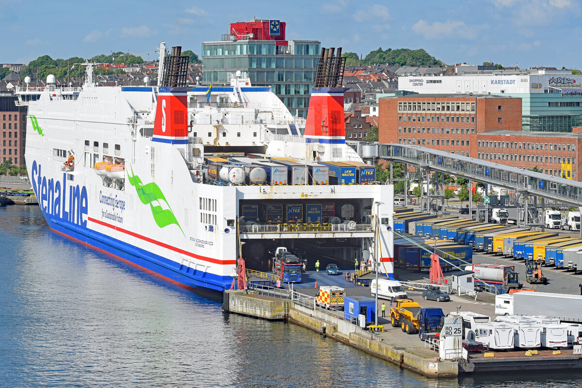 STENA SCANDINAVICA am Morgen des 15.06.2022 im Hafen von Kiel