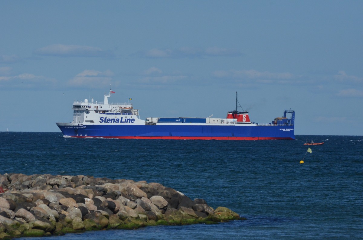 STENA SCANRAIL, ein RoRo-Fhrschiff mit Heimathafen Gteborg, am 16.06.2014 gesehen. Hier luft es in Frederikshavn ein. L; 142m, B; 19m.