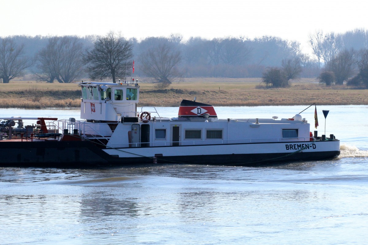 Steuerhaus/Fahrstand/Wohnung des TMS Dettmer Tank 116 (04802310) am 17.03.2016 bei Elbe-km 439. Das TMS fuhr zu Berg.