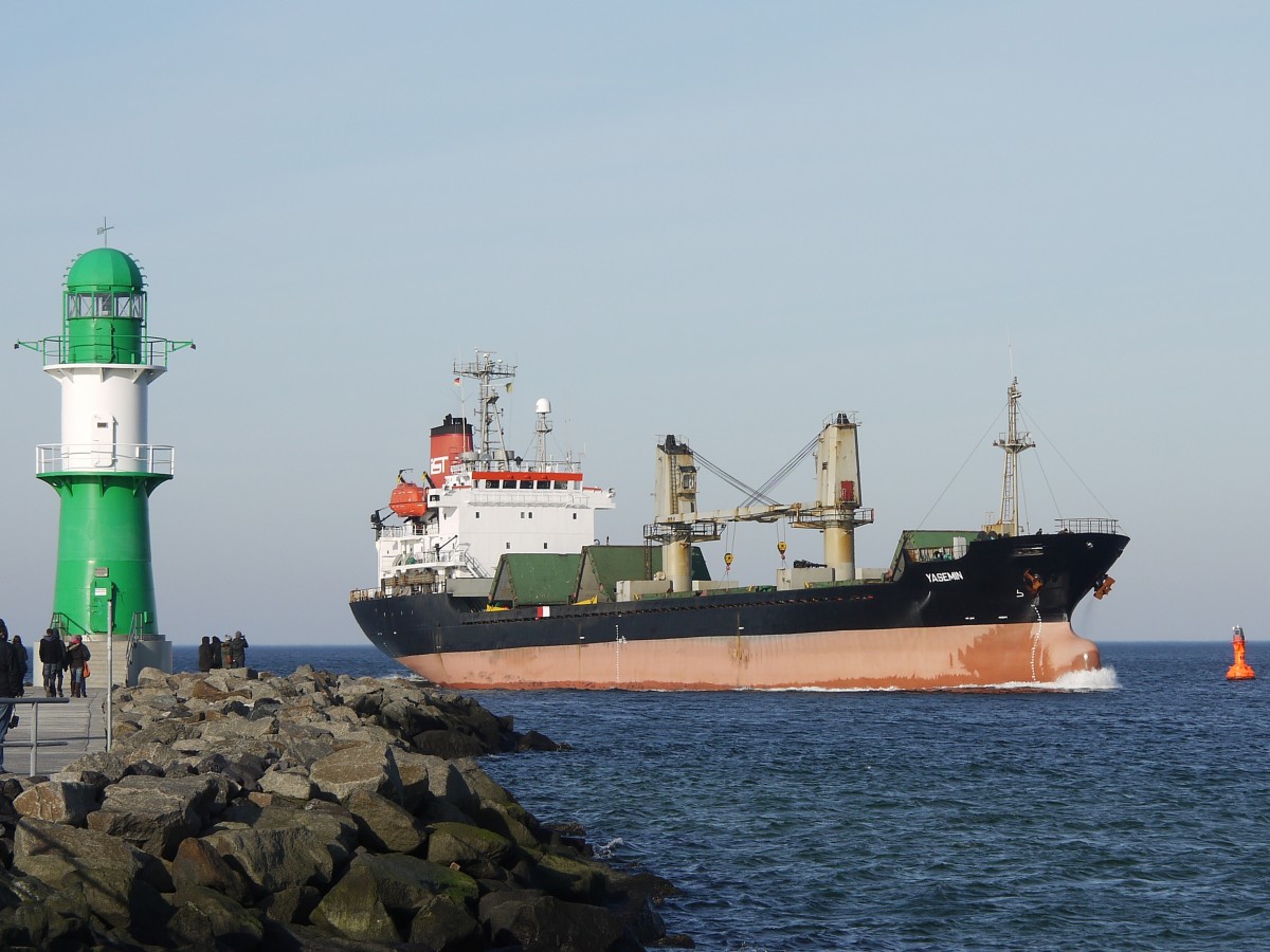 Stückgutschiff YASEMIN, Valetta (Malta) IMO 9136838 einlaufend Rostock-Warnemünde Westmole; 24.02.2014
