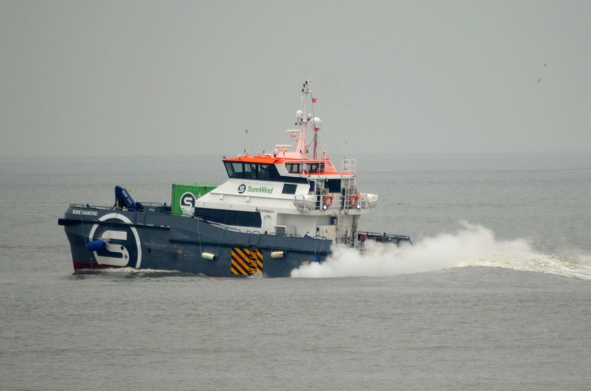 SURE DIAMOND , Versorgungsschiff , IMO 	9768631 , Baujahr 2015 , 26 × 9m , 16.05.2017  Cuxhaven