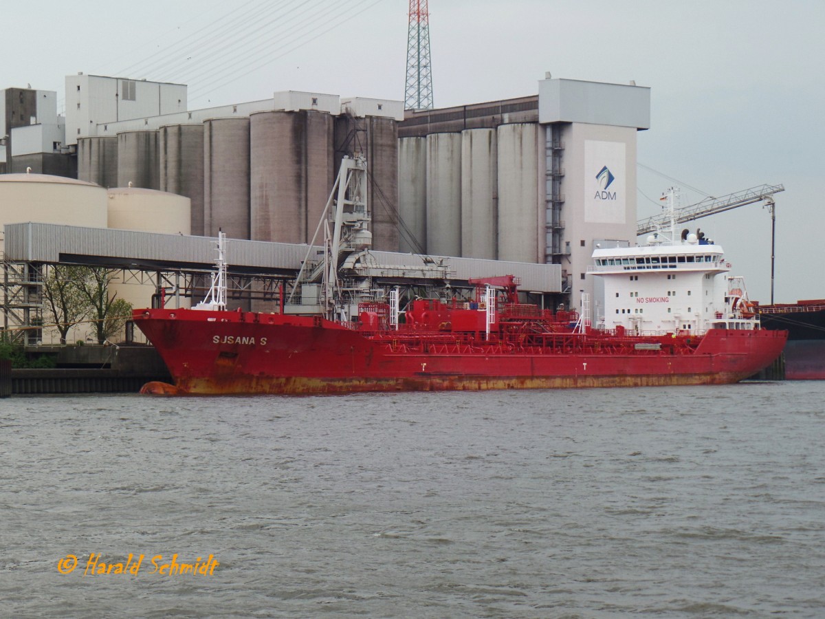 SUSANA S (IMO9406714) am 6.5.2014, Hamburg, Köhlbrand bei ADM Hamburg AG (früher Öhlmühle) in Neuhof / 
Doppelhüllen Chemikalien/Produktentanker  / BRZ 12.862 / Lüa 164,32 m, B 23 m, Tg 9,55 m / 1 Diesel, 7860 kW, 10.690 PS, 15,5 kn / 2009 bei Qingshan Shipyard, Wuhan, China / Flagge: Norwegen, Heimathafen: Bergen / Eigner+Manager: Utkilen - Bergen, Norwegen /

