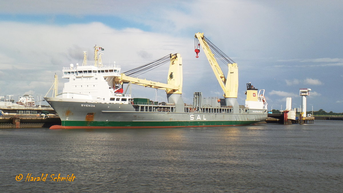 SVENJA (IMO 9458901) am 3.7.2016 in Cuxhaven / 
Schwergutfrachter / BRZ 15.200 / Lüa 1605 m, B 27,5 m, Tg 9 m / 1 Diesel,  MAN 58 / 64, 12.600 kW, (17.131 PS), 20 kn / gebaut 2011 bei Sietas, HH-Neuenfelde, Typ 183 / 2 Kräne á 1.000 t, im Tandembetrieb 2000 t / Dynamisches-Positionier-System, 2 Bugstrahlruder á 1200 kW, 1 Heckstrahlruder 800 kW / Eigner: SAL Heavy Lift Gmbh, Hamburg / Flagge: Antigua & Barbuda, Heimathafen: St. John´s /
