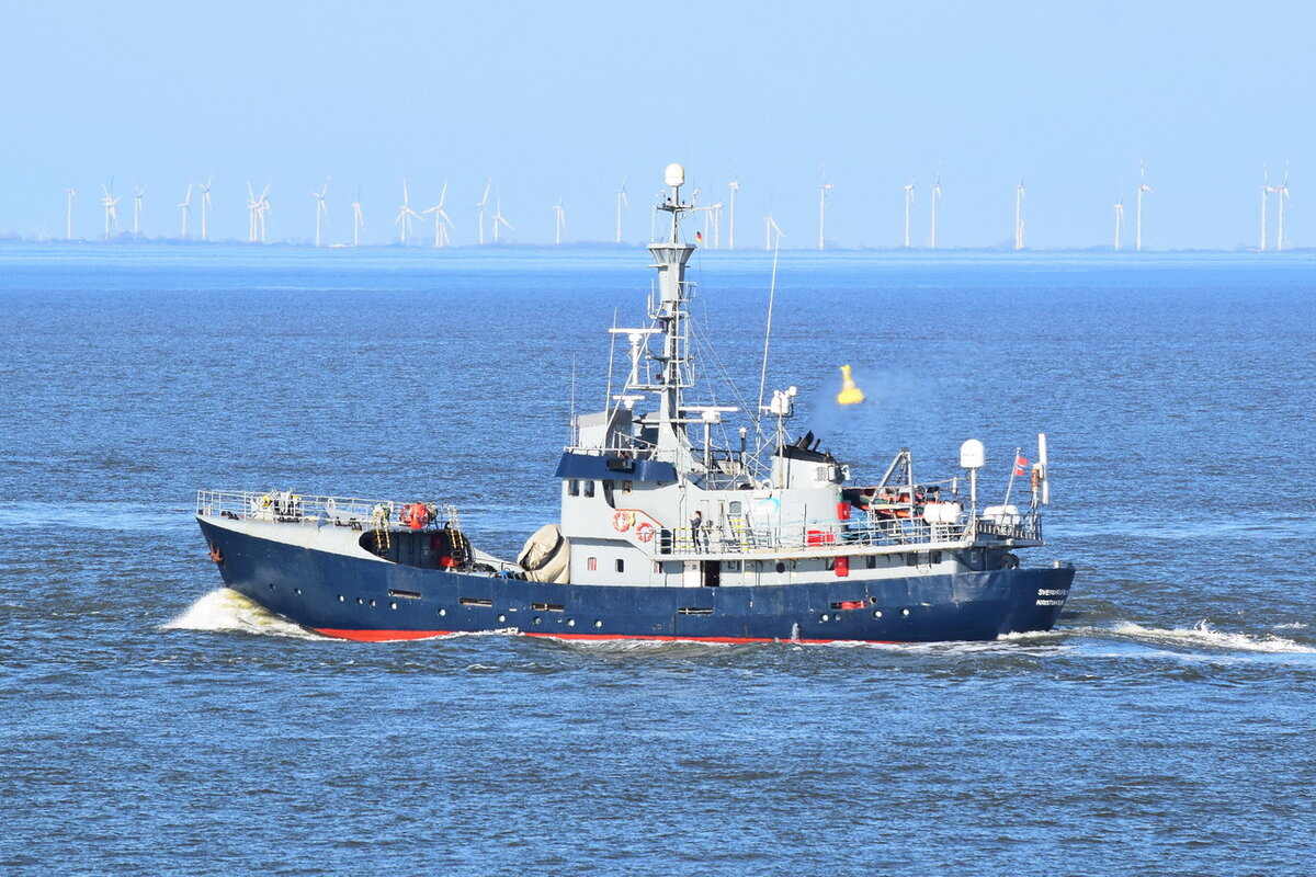 SVERDRUPSON , Forschungs-/Vermessungsschiff , IMO 5139234 ,  39 x 8 m , Baujahr 1960 , Cuxhaven , 18.04.2022

