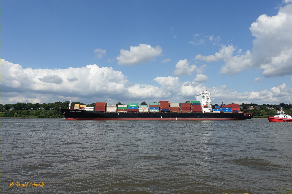 SYNERGY BUSAN (IMO 9450571)  am 21.8.2019, Hamburg auslaufend, Elbe Höhe Bubendeyufer / 

Ex-Name: YM BUSAN  bis 01.2019 /

Containerschiff / BRZ 40.030 / Lüa 257 m, B 32 m, Tg 12,6 m / 1 Diesel, MAN B & W 8K90MC-C , 36.560 kW ( 49.720 PS), 24 kn gebaut 2009 in Südkorea / Flagge+Heimathafen: Hongkong / 
