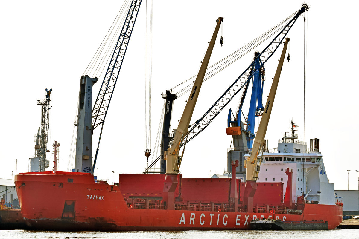 TALNAKH (IMO 9404039) von  Arctic Express  am 3.9.2018 im Hafen von Hamburg