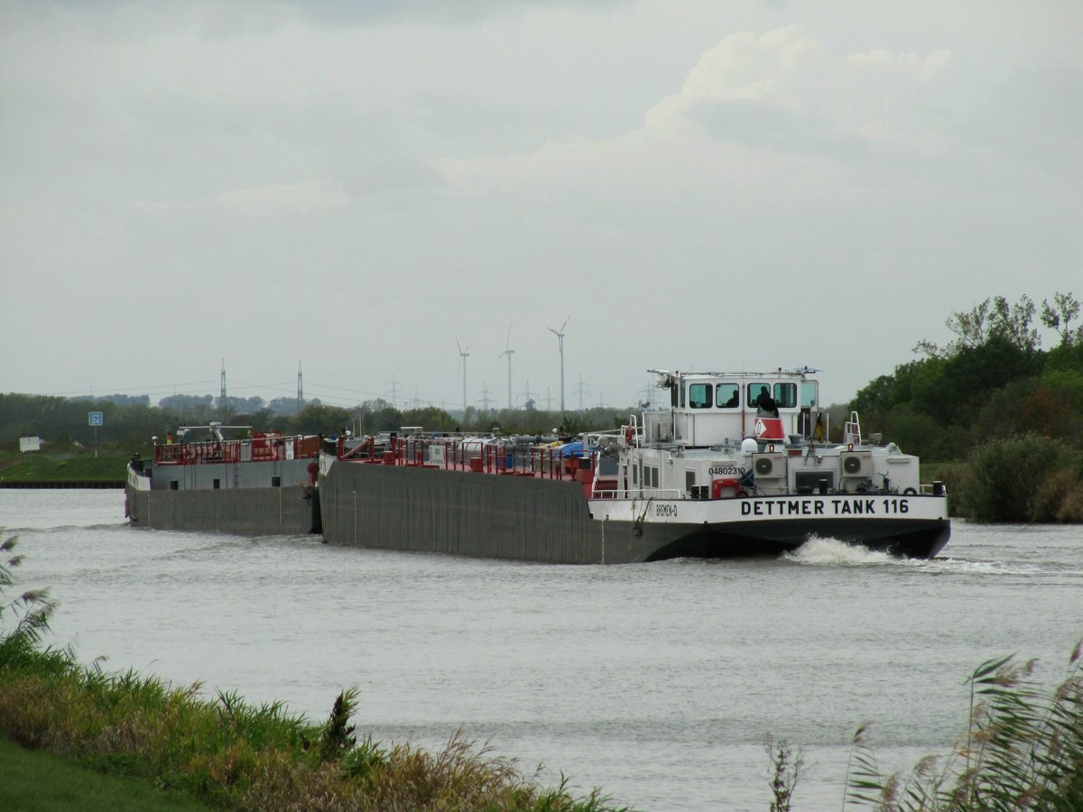 Tank-Koppelverband TMS Dettmer Tank 116 (04802310 , 86 x 9m) & TSL Dettmer Tank 110 (02327540 , 65 x 8,2m) am 09.10.2019 im Mittellandkanal Höhe Barleber See I auf Talfahrt.