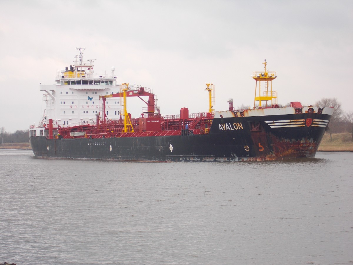 Tanker Avalon im NOK am 15.3.2015 
Heimathafen Gibralta
IMO 9327097
168x26,5m
24035.t
Baujahr 2005