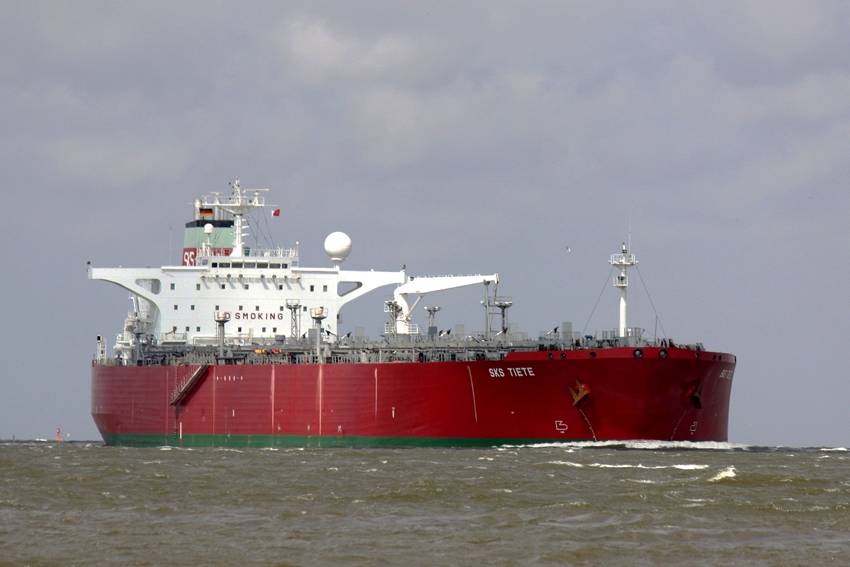 Tanker SKS Tiete IMO:9172650 am 22.08.2012 Elbe Cuxhaven.