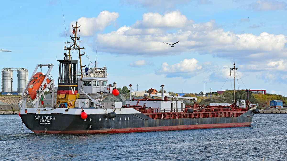 Tanker Süllberg (IMO: 9100114) am 14.9.2019 auf der Trave bei Lübeck-Schlutup