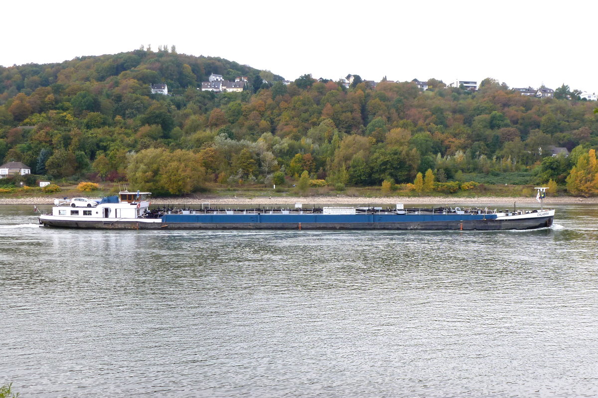 Tankmotorschiff Calabria, Flagge: Niederlande, Talfahrt auf dem Rhein bei Unkel. Aufnahmedatum: 17.10.2016