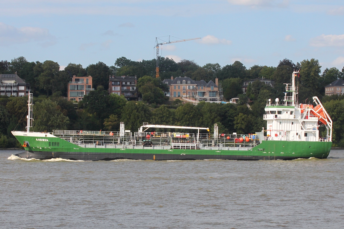 Tankschiff ANDREA (IMO 9428188); Datum: 26.08.2026; Aufnahmeort: Elbe/Cuxhaven, Deutschland.