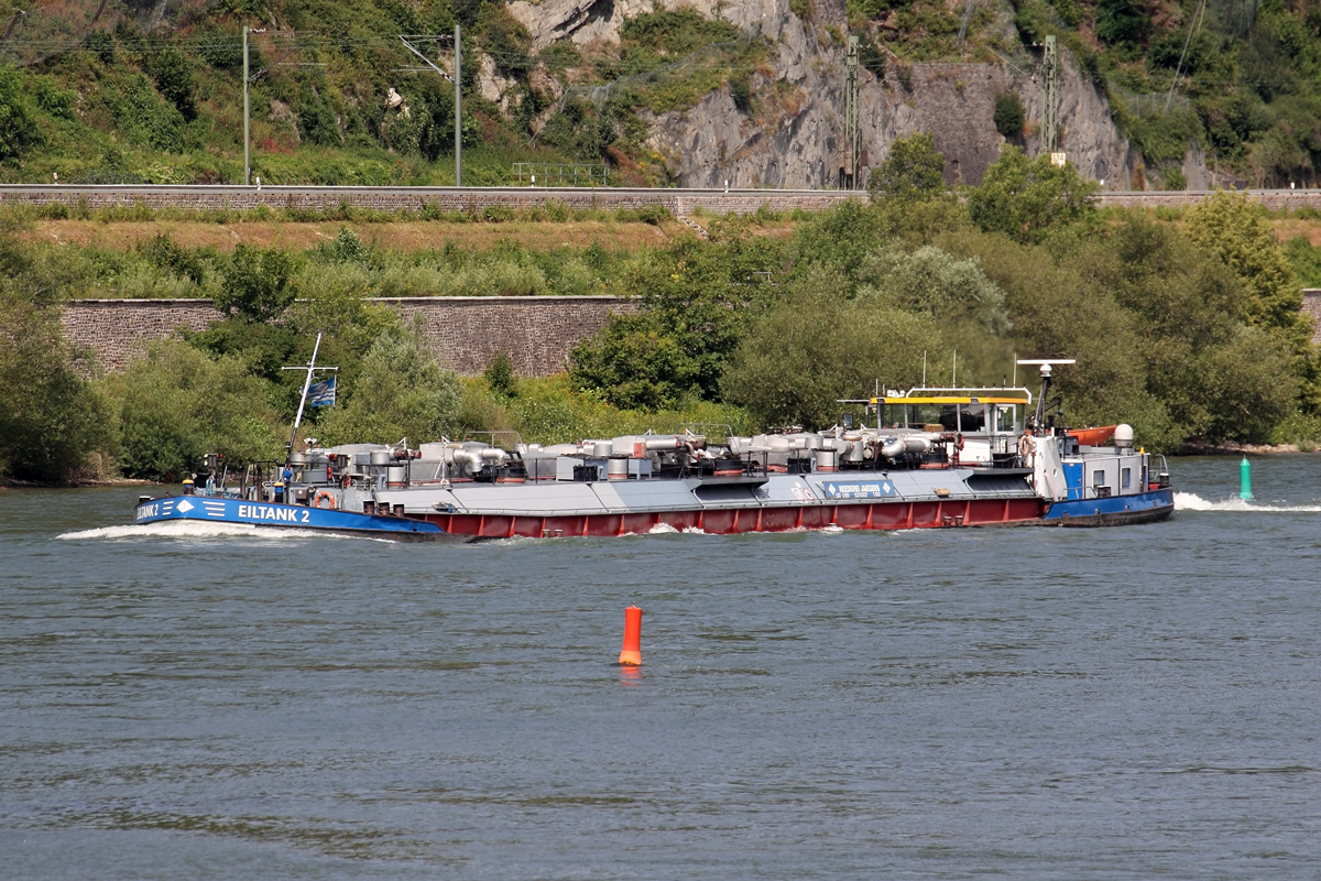 Tankschiff  EILTANK 2  Rhein aufwärts bei Kaub 4.7.2020