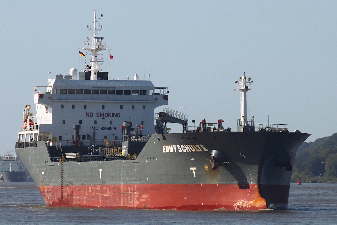 Tankschiff EMMY SCHULTE (IMO 9394519); Datum: 25.09.2026; Aufnahmeort: Elbe/Cuxhaven, Deutschland.