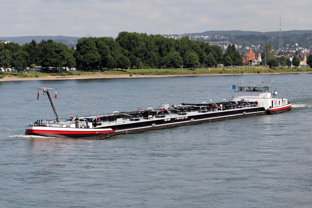 Tankschiff  EXCALIBUR  Rhein aufwärts in Koblenz 4.7.2017