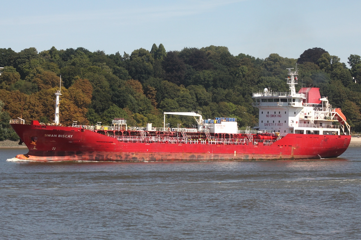 Tankschiff SWAN BISCAY (IMO 9466532); Datum: 12.08.2026; Aufnahmeort: Elbe/Hafen Hamburg, Deutschland.