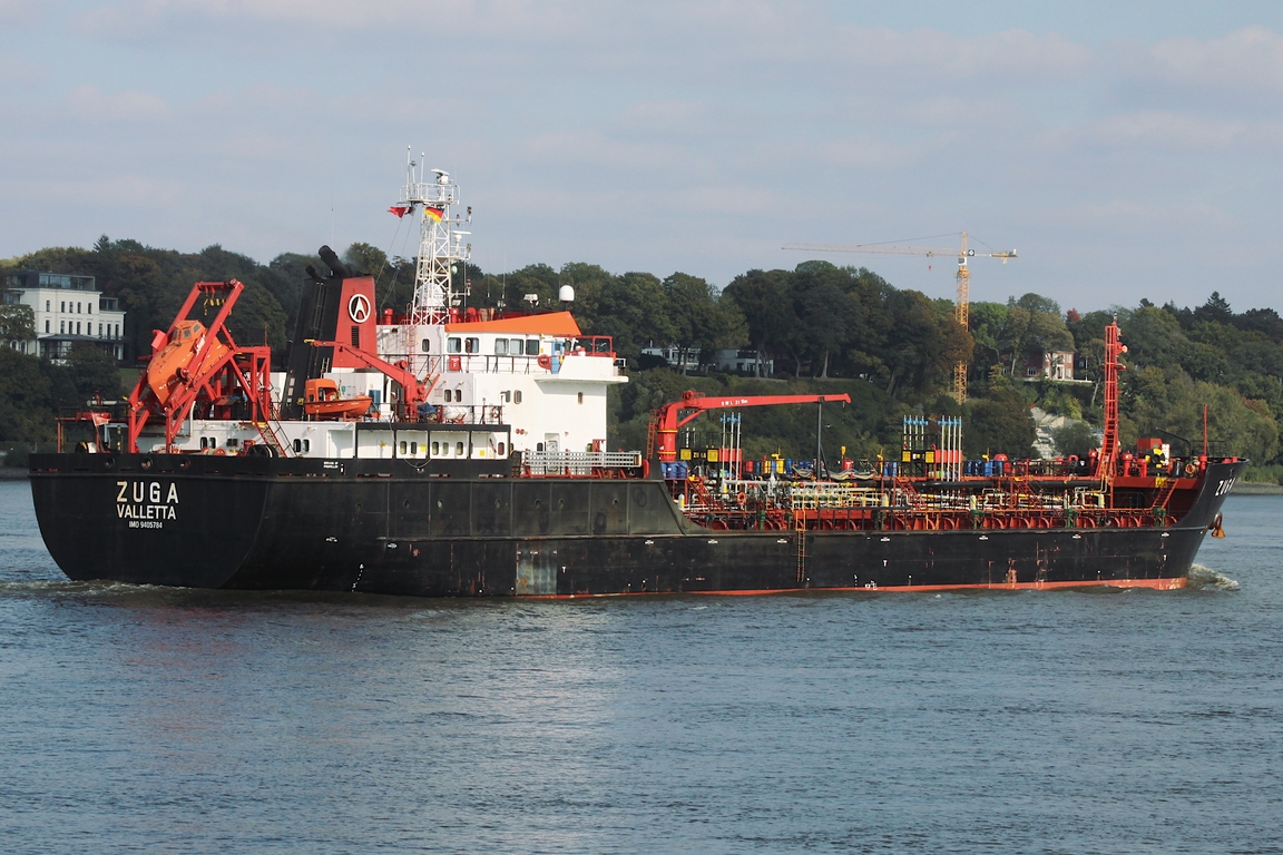 Tankschiff ZUGA (IMO 9405784); Datum: 02.10.2025; Aufnahmeort: Elbe/Hafen Hamburg, Deutschland. 