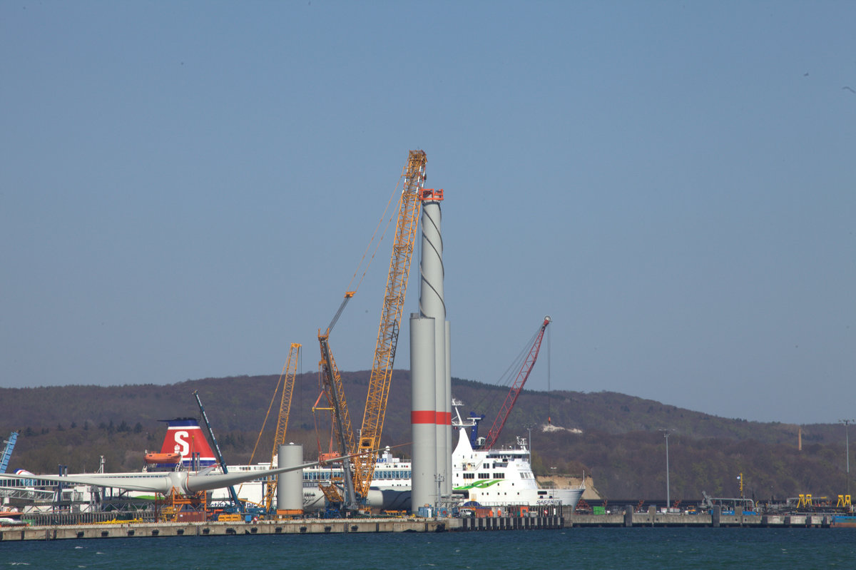 Teleblick auf den Hafen Mukran. 30.04.2017 13:59 Uhr 