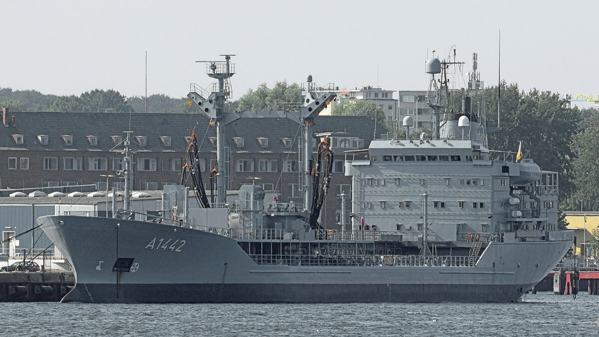 Tender / Versorger A 1442 SPESSART am 24.07.2021 im Hafen von Kiel