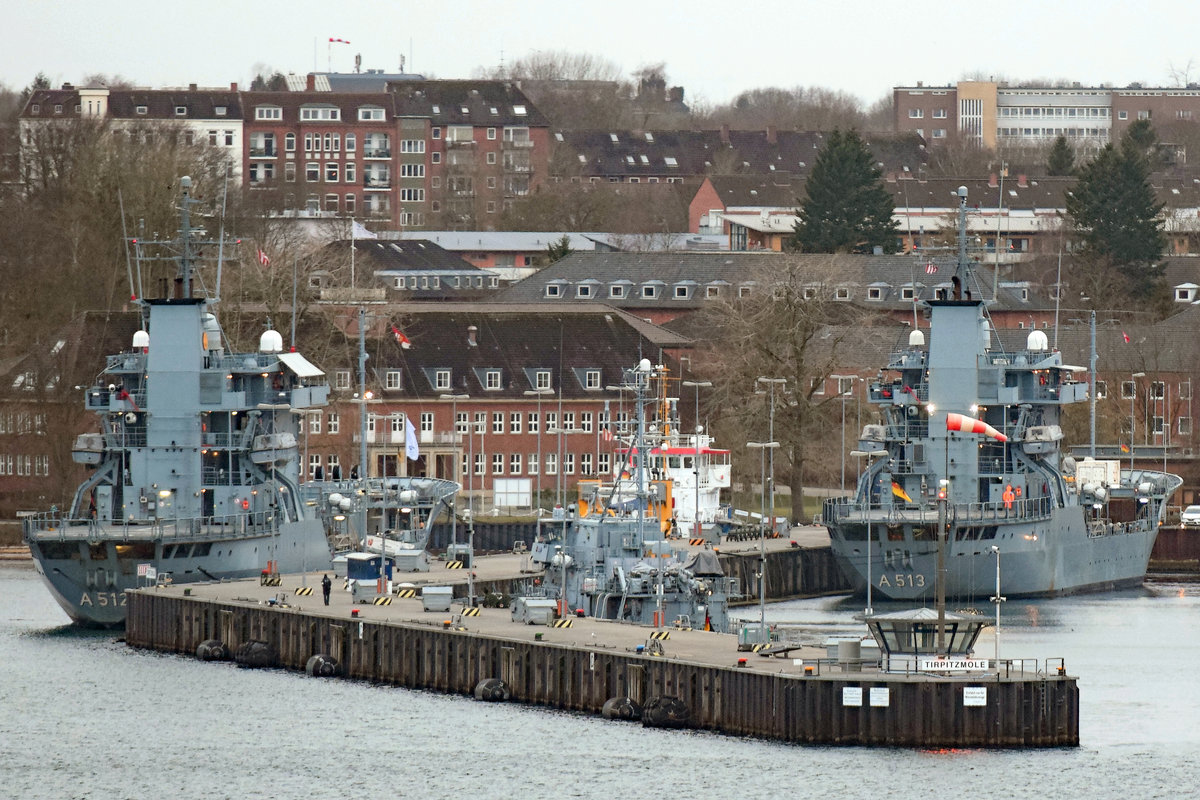 Tender A 512  Mosel  und A 513  Rhein  am 10.2.2019 in Kiel