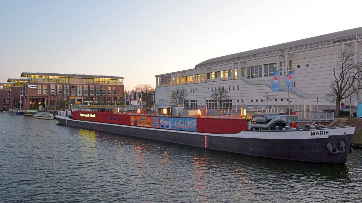 Theaterschiff MARIE am 19.03.2022 in Lübeck